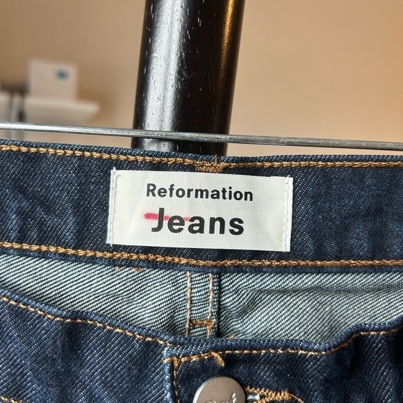 NWT Reformation Julia High Cigarette Jean Wash Sydney
Destroyed - Picture 4 of 8